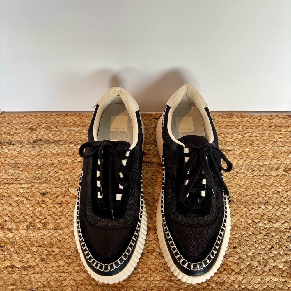 Like New Dolce Vita Dolen Nylon Sneaker in black Womens Sz (10) - Picture 5 of 9